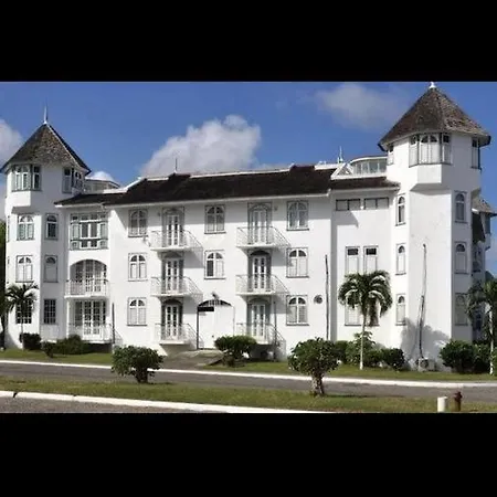 Seacastle Hotel